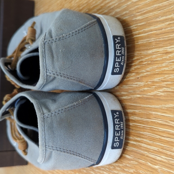 Sperry slip on tennies Size 10 - Picture 4 of 6
